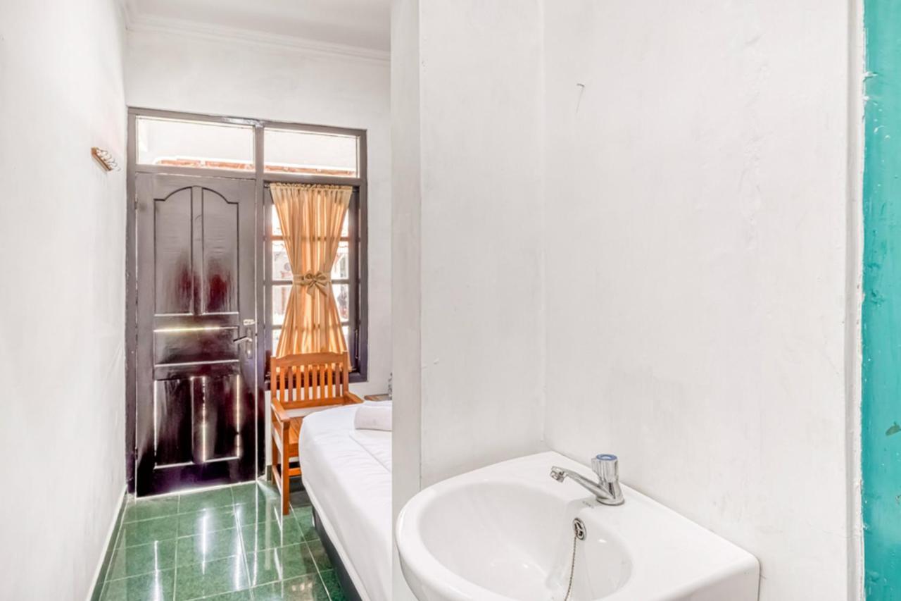 Reddoorz Near Wisata Pantai Parangtritis Kretek Екстериор снимка